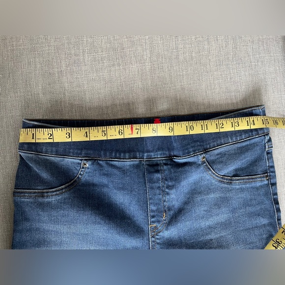 Spanx distressed pull up jeans, size large - Picture 3 of 4